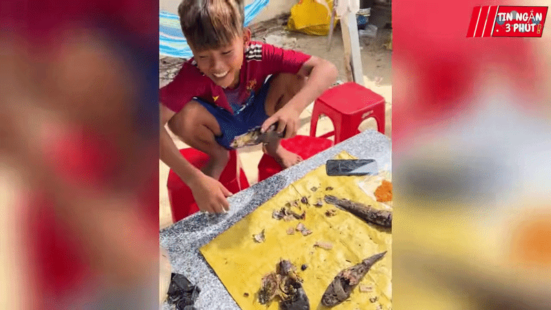'Khối nghỉ hè' nướng cá rồi tụ tập cùng thưởng thức, nhưng khi biết được nơi chế biến ai cũng 'chết lặng' Ảnh 1
