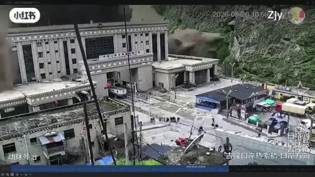 Lũ quét ở biên giới Nepal - Trung Quốc (Video: RT)