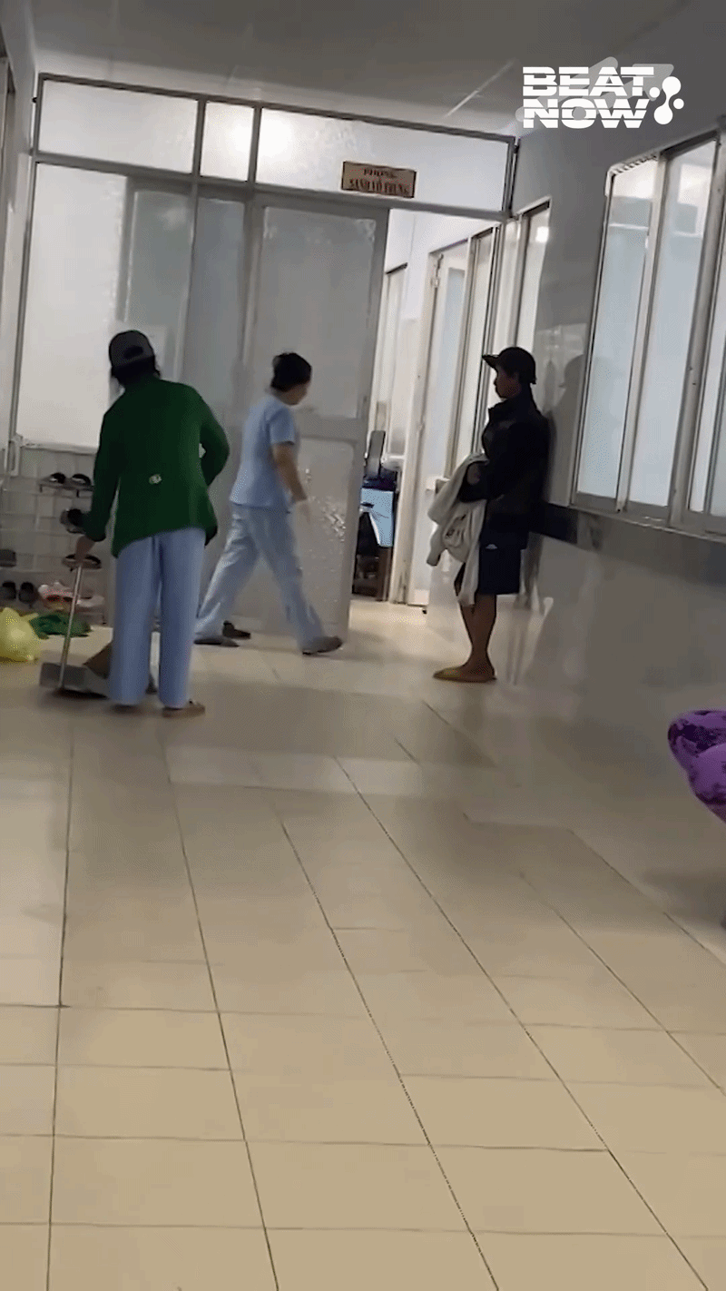 Nghe tiếng hét của sản phụ, nhiều người phải ngạc nhiên. Ảnh cắt từ clip