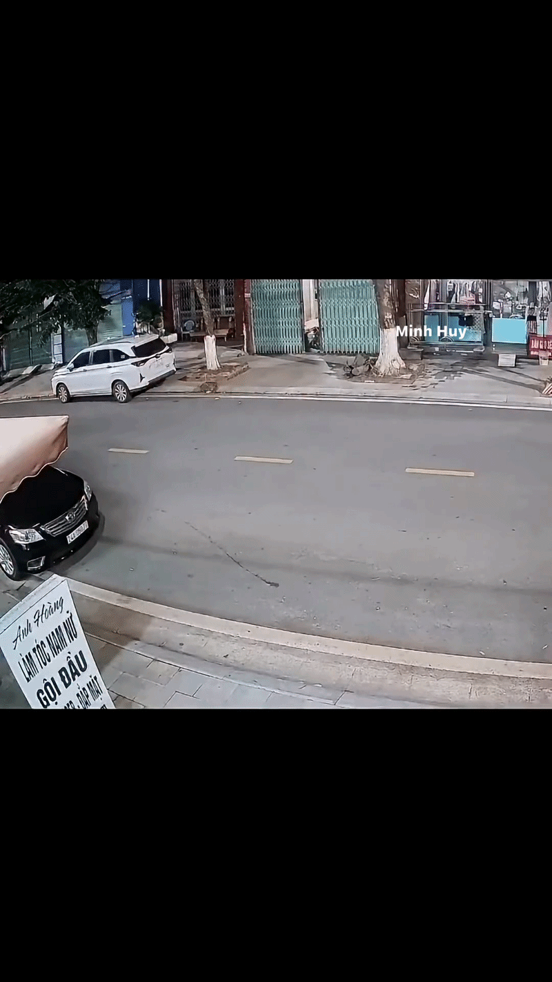 Đôi nam nữ bị ngã đập mặt xuống đường, xem diễn biến trước đó ai cũng bức xúc thay Ảnh 1