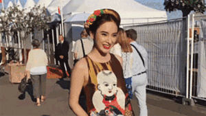 Clip: Angela Phương Trinh dịu dàng khoe sắc trên đường phố Cannes