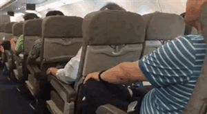 Cơ trưởng tắt máy lạnh, khách tự quạt phành phạch trên chặng bay quốc tế Vietnam Airlines