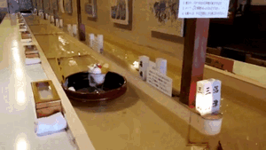 Lại là Nhật Bản: Nhà hàng vận chuyển đồ ăn bằng dòng nước