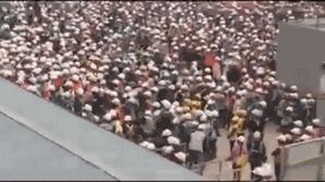 Clip: Hơn 2.000 công nhân Samsung vây kín nhà máy vì ẩu đả với bảo vệ