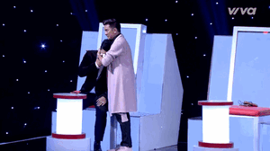 HLV Quang Lê bất ngờ bật khóc nức nở ngay trên sân khấu Thần tượng Bolero 2017