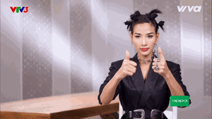 Cận cảnh màn 'siêu nhân biến hình' đầy quyết tâm của HLV Hoàng Thùy