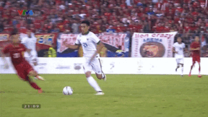 Công Phượng và đồng đội đau đớn vì những pha “đốn giò” của Indonesia