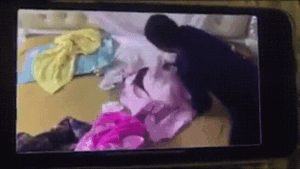 Vụ bạo hành bé hơn 1 tháng tuổi ở Hà Nam lên báo Tây