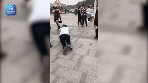 Nam thanh niên bị người yêu buộc 'xích', bắt sủa tiếng chó đúng ngày Giáng sinh