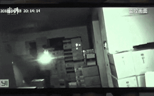 Tên trộm hài hước: Vái Thần Tài trước, lấy đồ sau