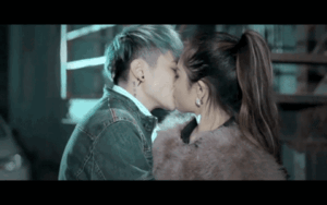 Nhìn lại những khoảnh khắc yêu đương nồng nhiệt của cặp đôi đồng giới MC Ngọc Trang và Lin Jay