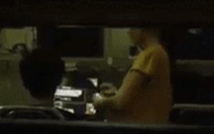 Dân mạng bức xúc clip chồng tát vợ đang mang bầu liên tiếp khi ra quán game gọi về ăn cơm