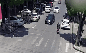 Chết oan vì tài xế mở cửa không quan sát