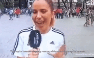 Trò đùa lố bịch ở World Cup: CĐV hôn trộm nữ phóng viên rồi vừa cười vừa bỏ chạy
