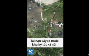 Thầy giáo bị cây đè, hàng chục nữ sinh đội mưa ứng cứu