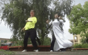 Diện áo dài và áo bà ba, nữ sinh Hải Dương khiến bao người 'đã mắt' với màn nhảy cover Kpop