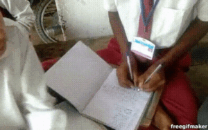 Ghé thăm ngôi trường kỳ lạ có tới 300 học sinh viết được cùng 1 lúc 2 tay