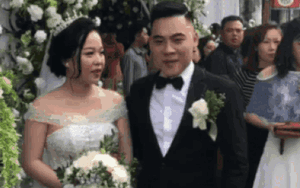Clip chú rể bật khóc còn cô dâu vui như 'bắt được vàng' trong ngày cưới và bí mật phía sau khiến dân tình ngỡ ngàng