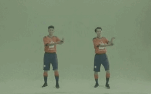 Không chỉ là người hùng trên sân cỏ, các cầu thủ U23 Việt Nam còn 'đốn tim' người hâm mộ với những điệu nhảy cực ăn ý