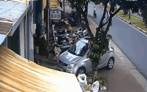 Bẻ khóa xe máy thành công nhưng tên trộm đành bỏ lại 'chiến lợi phẩm' rồi nhanh chân tháo chạy vì bị chủ nhà phát hiện