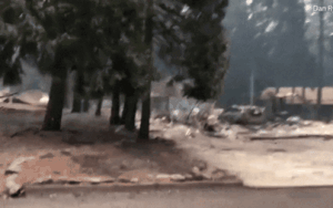 'Thị trấn ma' hoang tàn như vừa trải qua cuộc tấn công hạt nhân sau cháy rừng ở California