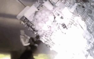 Đột nhập siêu thị mini dùng dao khống chế chủ nhà, nhóm trộm ngang nhiên đánh cả ô tô đến chở hàng