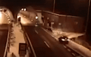 Tài xế thoát chết khi xe bay lên không trung, xoay 360 độ kịch tính hơn cả phim hành động