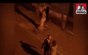 Bắt gặp bạn gái đi với trai lạ giữa đêm, chàng trai bức xúc tát thẳng mặt không thương tiếc