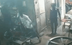 Đang ngồi trên ghế, mông người đàn ông bỗng bốc khói vì thứ quá quen thuộc này