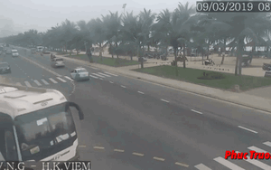 Thót tim clip cận cảnh vụ xe khách quay đầu gây tai nạn liên hoàn ở Đà Nẵng