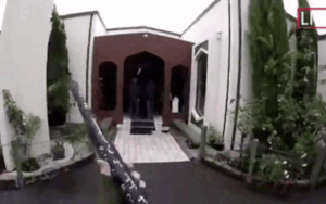 Xả súng đẫm máu ở New Zealand: Kẻ thủ ác gắn camera trên người, vừa nã súng vừa livestream