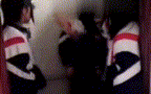 Nữ sinh vây đánh bạn học, thay nhau tát liên tiếp 20 cái