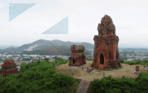 Tháp Chăm gần 1.000 năm tuổi còn sót lại ở Bình Định