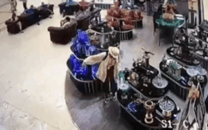 Vụ 'hot girl' Bella làm vỡ bình 17 triệu: Quản lý cửa hàng không đòi bồi thường do biết hoàn cảnh khó khăn