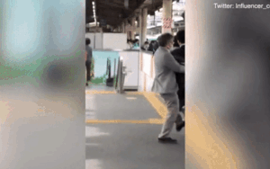 Sờ ngực nữ sinh trên tàu điện ngầm, kẻ biến thái nhận cái kết đắng