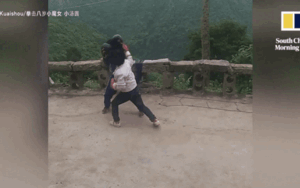 Bé gái 8 tuổi gây choáng với kỹ năng boxing ‘thần sầu’