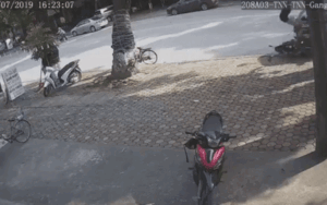 Thái Nguyên: Ô tô 5 chỗ gây tai nạn liên hoàn khiến 3 người bị thương nặng