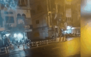 Hai nhóm thanh niên hỗn chiến kinh hoàng trên đường phố Sài Gòn