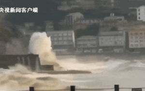 Siêu bão Lekima đổ bộ vào Trung Quốc, đường phố ngập trong biển nước