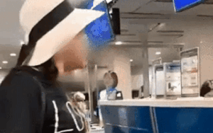 Xôn xao clip hành khách chửi bới, doạ đánh nhân viên Vietnam Airlines vì không được chấp nhận hành lý quá cân