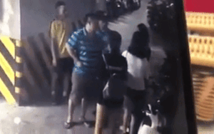 Xôn xao kẻ biến thái sàm sỡ, đánh cô gái trong góc tối tầng hầm chung cư Mipec Long Biên