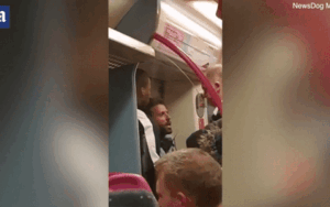 Nhân viên cãi vã, đập đầu nhau trên tàu nhưng phản ứng của hành khách mới đáng kinh ngạc