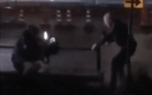 Ra đường quay phim giữa siêu bão Hagibis, phóng viên bị chỉ trích 'không có đầu óc'