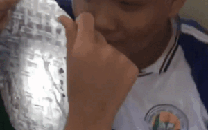 Không có tiền mua mặt nạ dưỡng da, nhóm học trò nghĩ ra ý tưởng ‘bá đạo’ khiến dân mạng không thốt nên lời