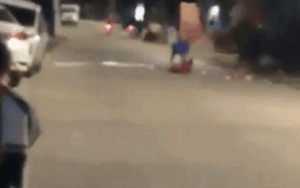 Thực hư clip với nội dung 'chồng đâm vợ gục tại chỗ', những người chứng kiến vô tâm không can ngăn gây xôn xao MXH