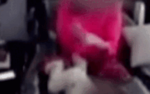 Nữ game thủ bị bắt vì ngược đãi trẻ em ngay khi phát sóng trực tiếp