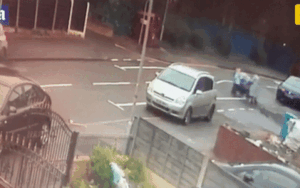 Tài xế ô tô tông ngã bé gái còn làm điều khó chấp nhận rồi bỏ trốn khỏi hiện trường