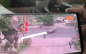 Điều khiển xe máy tốc độ cao, nam thanh niên lao vào ô tô đang qua đường, tử vong tại chỗ