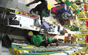 Đã bắt được nghi phạm xông vào Bách Hóa Xanh cướp tiền và CPU máy tính