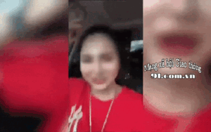 Bị xe khác chặn đầu vì đi sai luật, nữ tài xế livestream phân bua: 'Có bằng rồi, sợ gì'